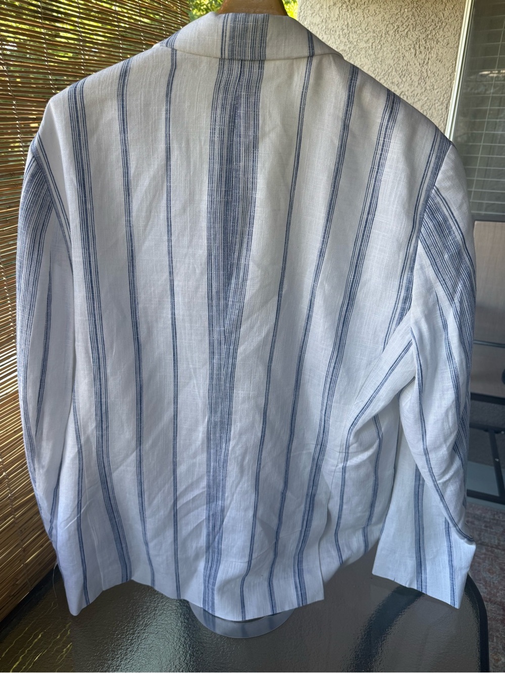 Paisley & Gray linen blend White Blazer with Blue Pinstripes - Picture 5 of 14
